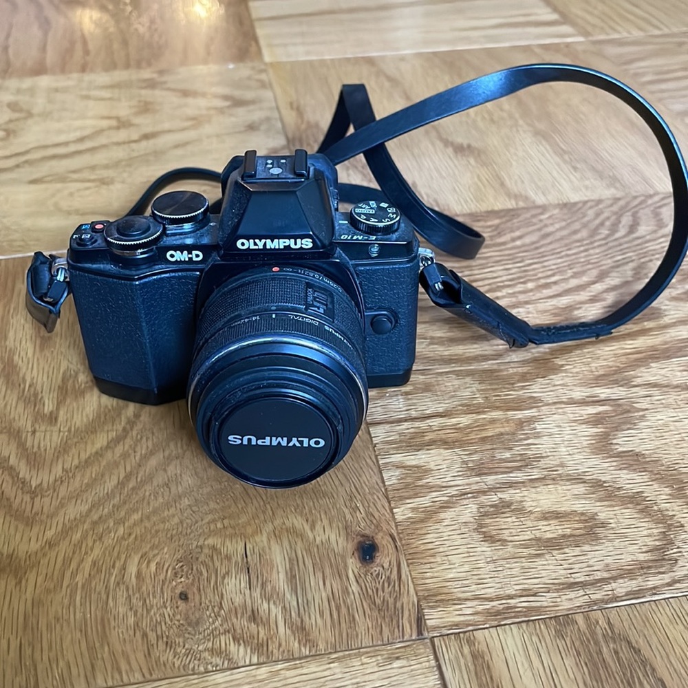 *FREE SHIP* Olympus OM-D 14-42mm, f3.5-5.6 II R